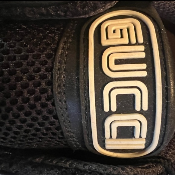 Gucci iconic flashtrek in black and gold. Size UK 10- runs US 10.5/11. - Picture 8 of 13